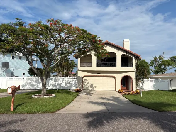 15810 Redington Drive, REDINGTON BEACH, FL 33708