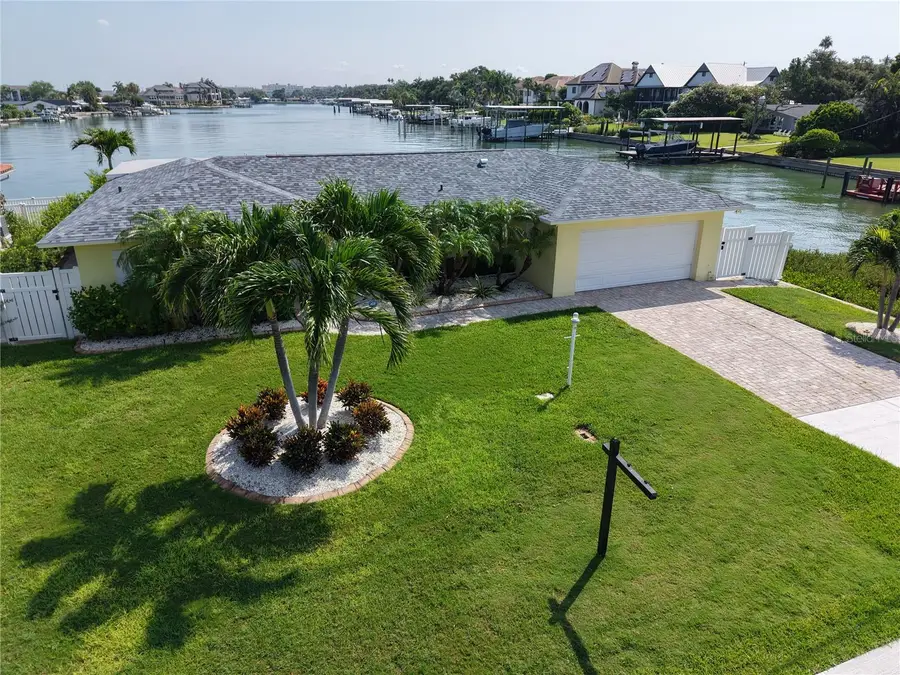 902 Oakwood Drive, Largo, FL 33770 - #3