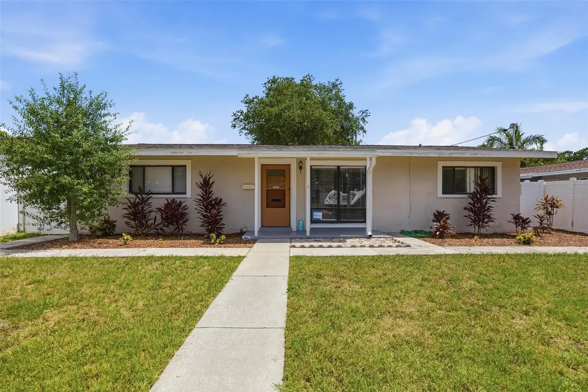 410 42nd Avenue Ne, Saint Petersburg, FL 33703 - #1