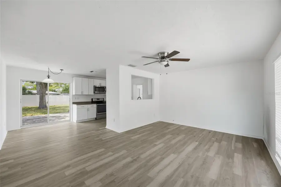 410 42nd Avenue Ne, Saint Petersburg, FL 33703 - #3