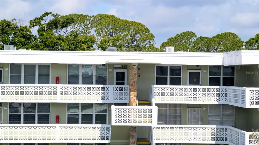 4890 Bay St Ne #324, Saint Petersburg, FL 33703 - #2