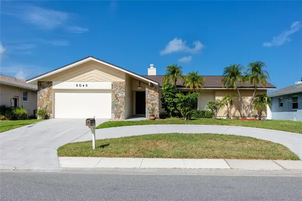8046 Bayhaven Drive, SEMINOLE, FL 33776
