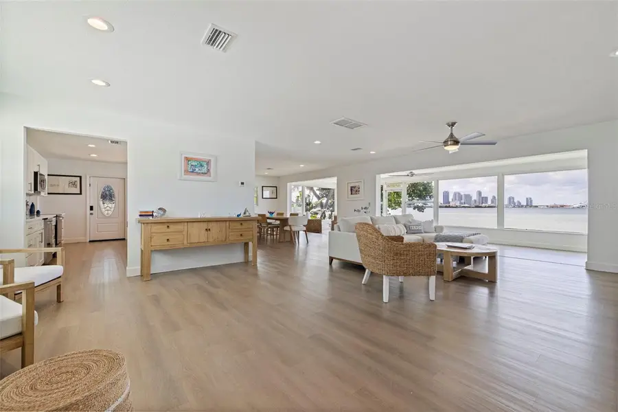 501 22nd Avenue Se, Saint Petersburg, FL 33705 - #2