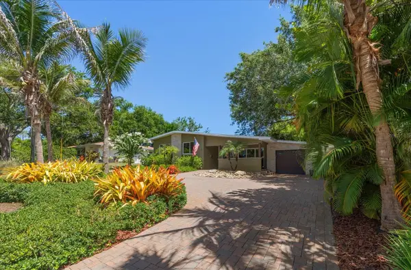 308 Barbara Circle, BELLEAIR, FL 33756