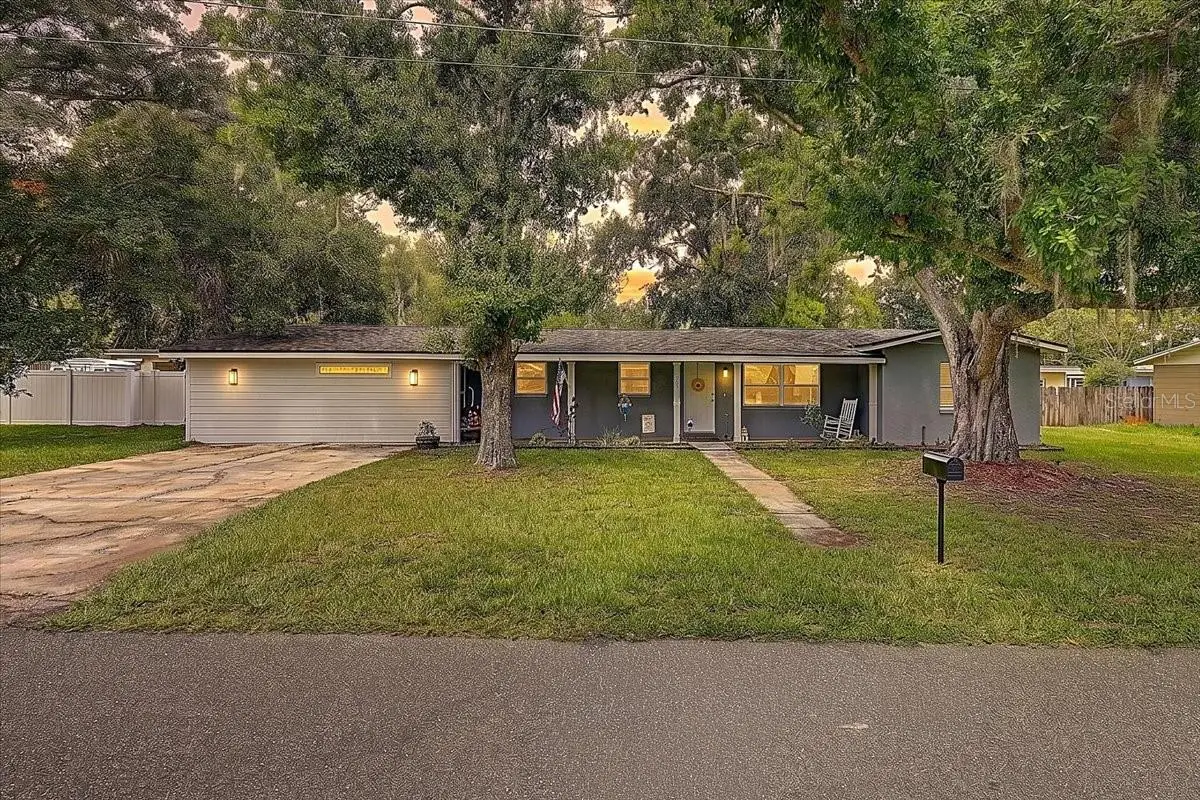 903 N Bracewell Drive, Plant City, FL 33563 - #1