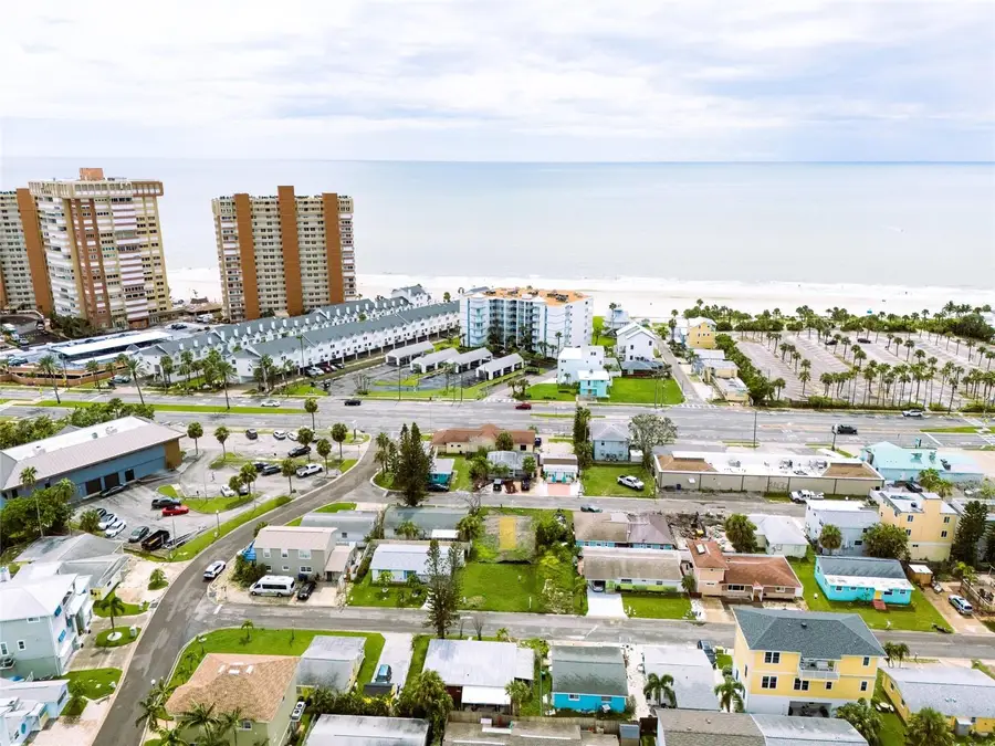 18005 1st Street E, Saint Petersburg, FL 33708 - #3