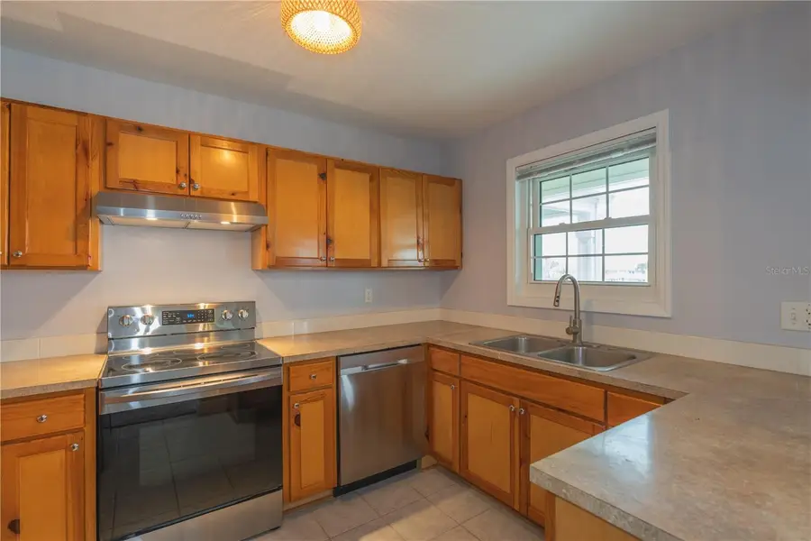 123 Seahorse Drive Se #D, Saint Petersburg, FL 33705 - #2