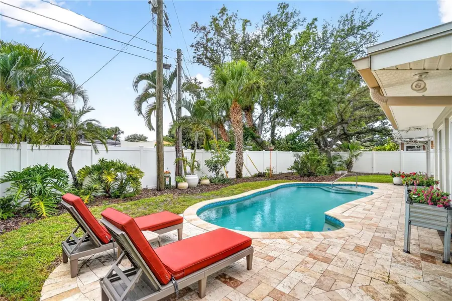 6550 Renaldo Way S, Saint Petersburg, FL 33707 - #2