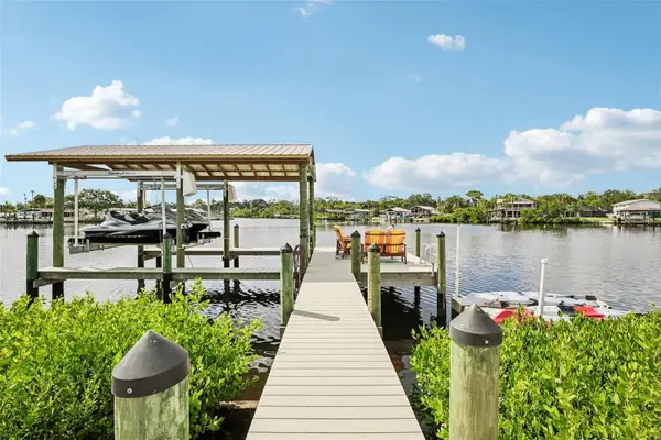 806 Blue Heron Boulevard, RUSKIN, FL 33570