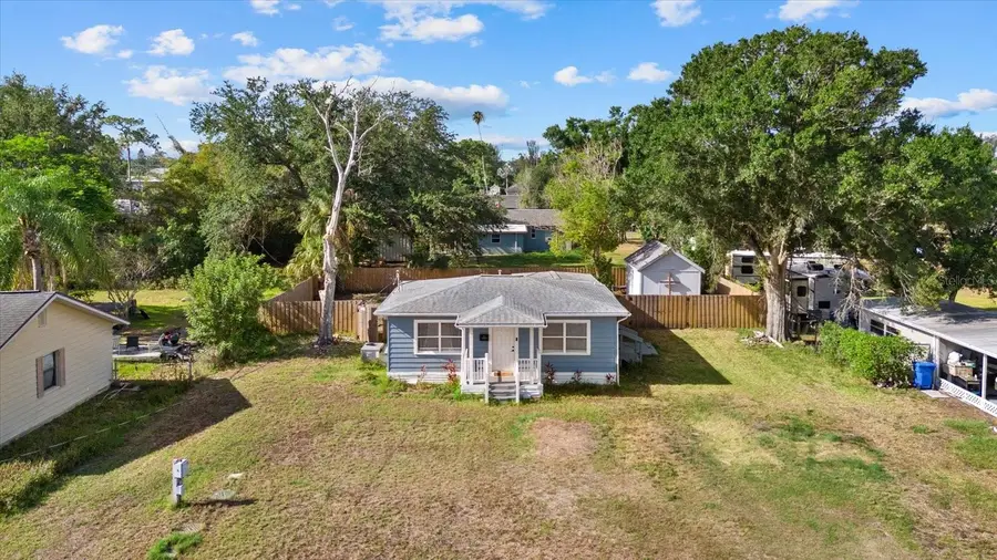 204 6th Avenue Nw, Ruskin, FL 33570 - #2