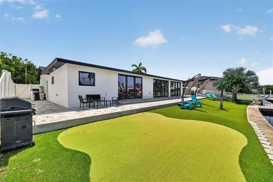 9622 NE Oak Street, Saint Petersburg, FL 33702 - #3