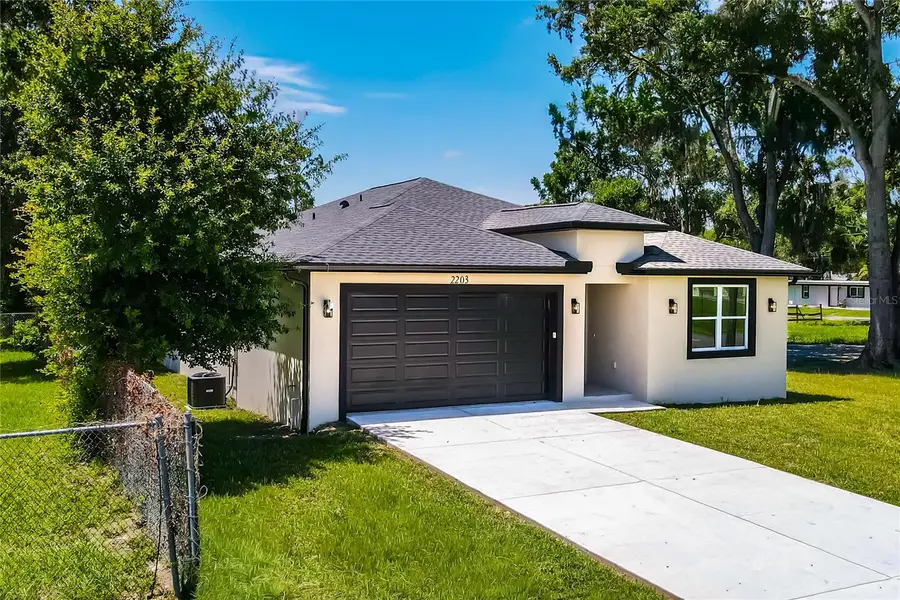 2203 W Lowry Avenue, Plant City, FL 33563 - #2
