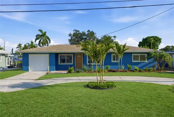9460 Treasure Lane Ne, ST PETERSBURG, FL 33702