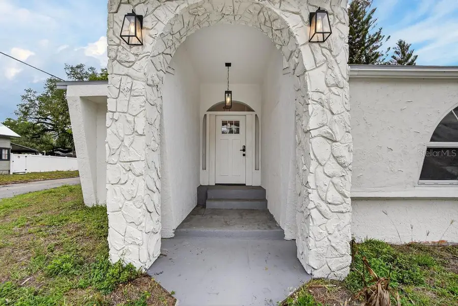 800 N Church Avenue, Mulberry, FL 33860 - #3