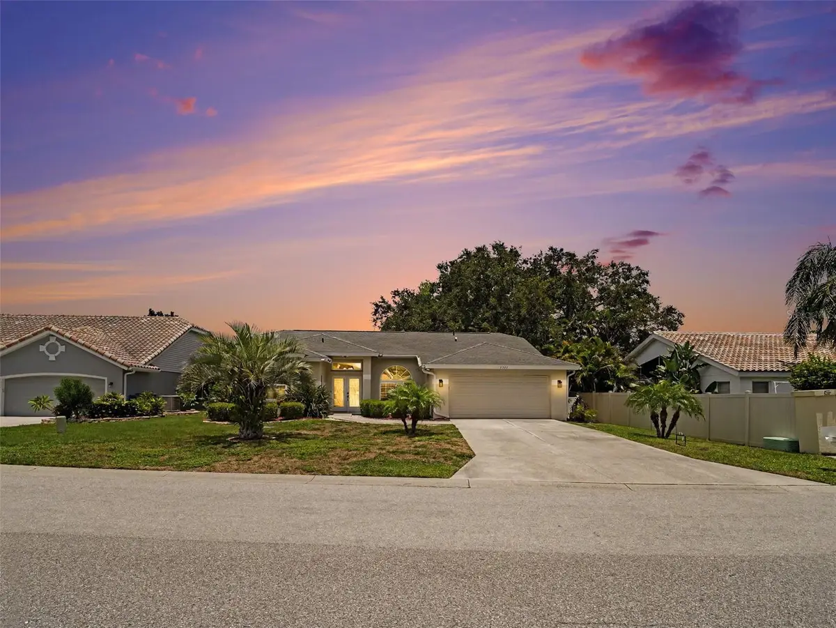 5325 Gardens Dr, Sarasota, FL 34243 - #1