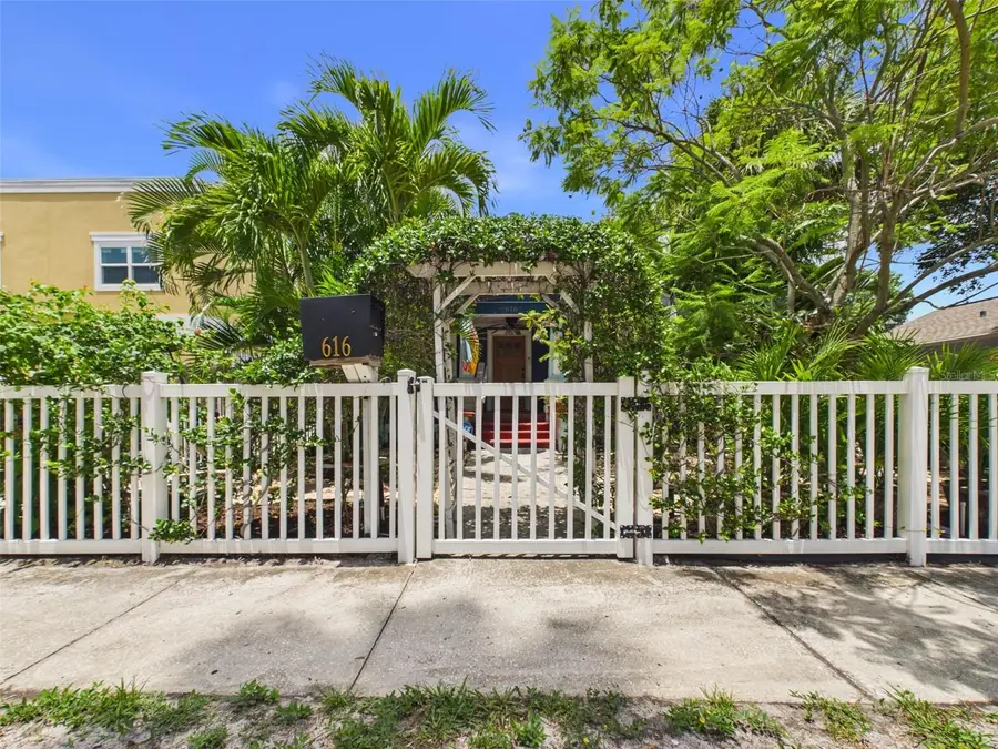 616 15th Street N, Saint Petersburg, FL 33705 - #2