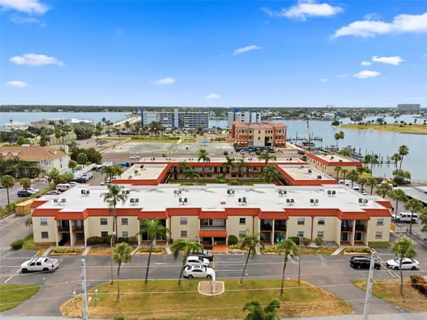 10365 Paradise Boulevard #1, TREASURE ISLAND, FL 33706