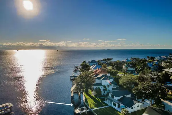 105 Augusta Avenue, PALM HARBOR, FL 34683