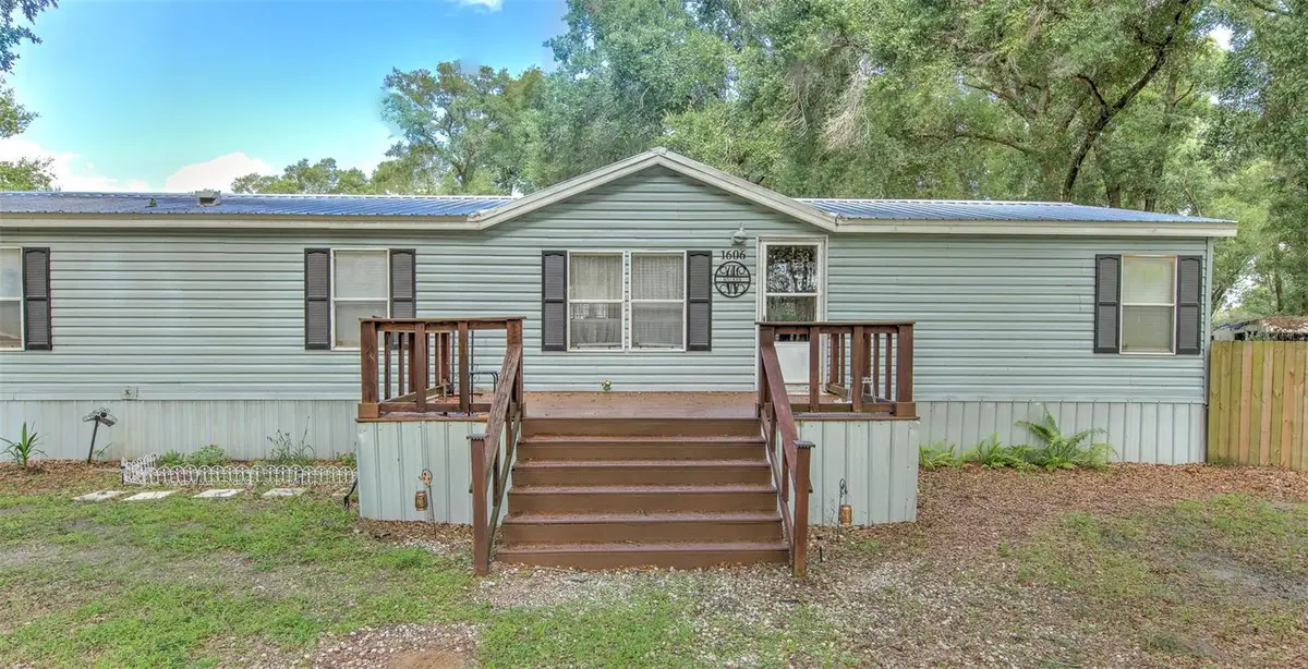 1606 N Kingsway Rd, Seffner, FL 33584 - #1