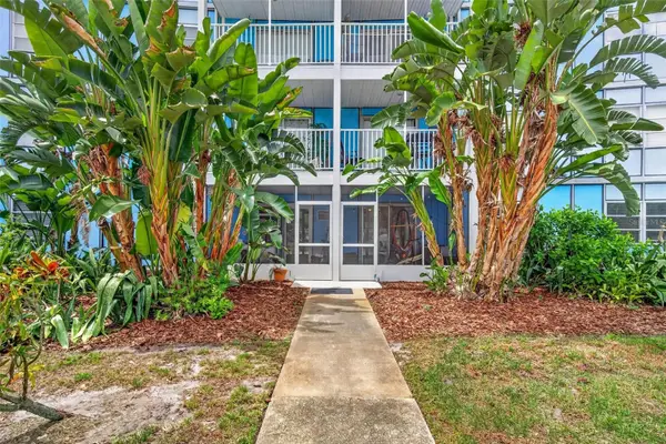 3315 58th Avenue S #105, ST PETERSBURG, FL 33712