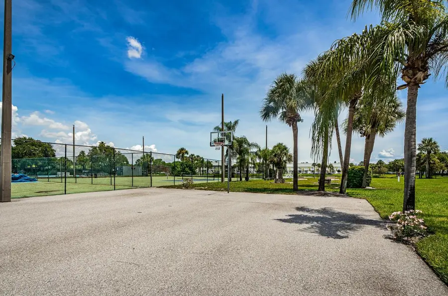 5215 Coquina Key Drive Se #B, Saint Petersburg, FL 33705 - #3