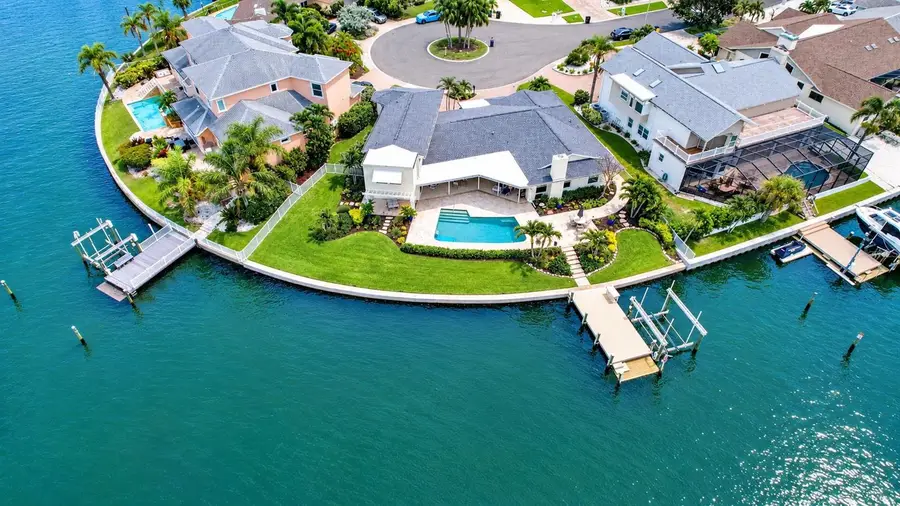 812 Snug Island, Clearwater Beach, FL 33767 - #3