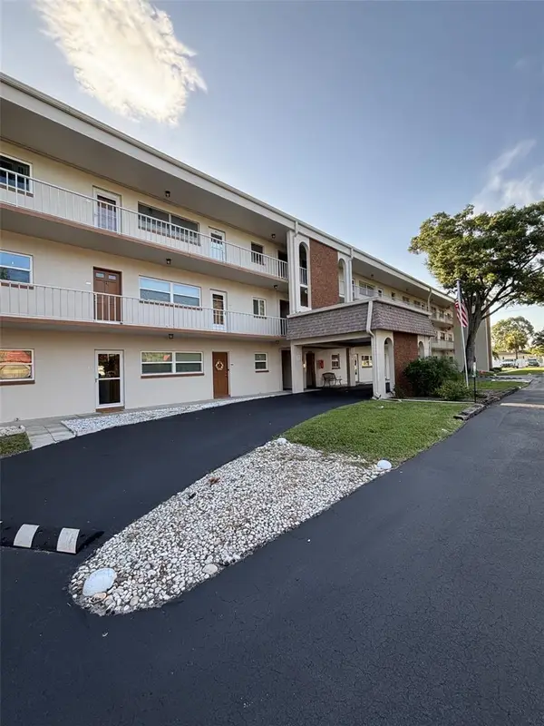 5880 38th Avenue N #206, ST PETERSBURG, FL 33710