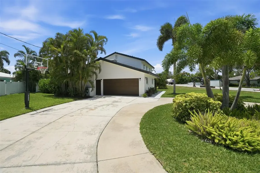5101 Dover Street Ne, Saint Petersburg, FL 33703 - #2