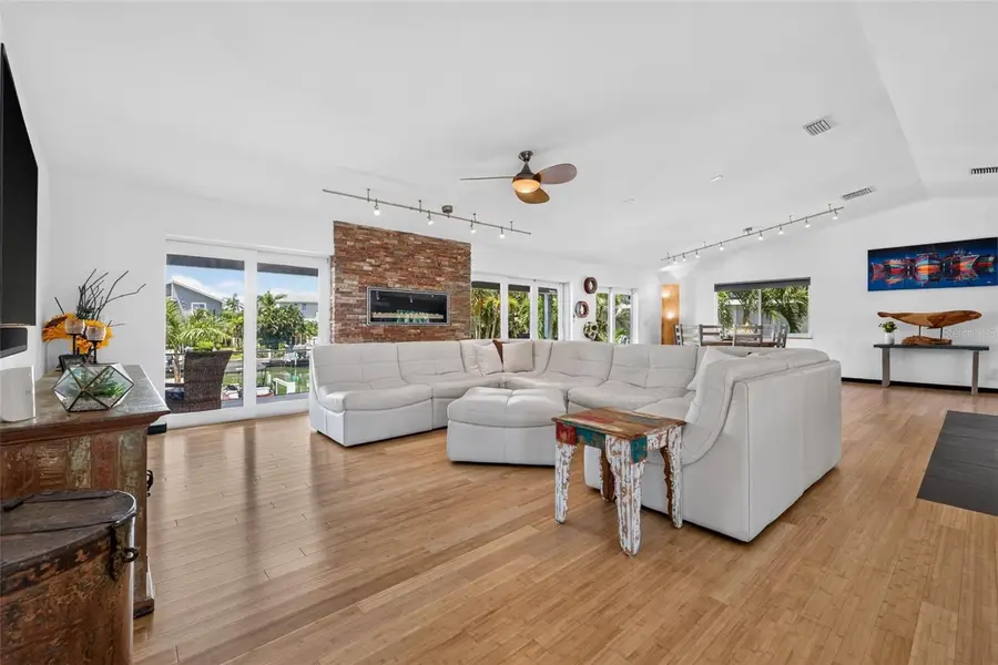 113 7th Street E, Saint Petersburg, FL 33715 - #3