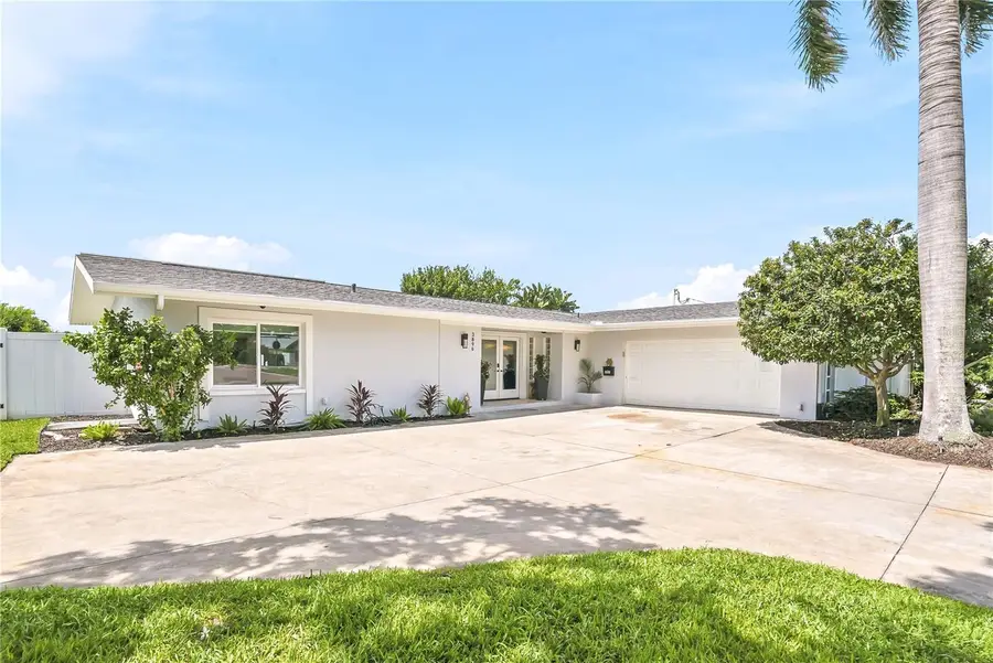 3896 42nd Avenue S, Saint Petersburg, FL 33711 - #2