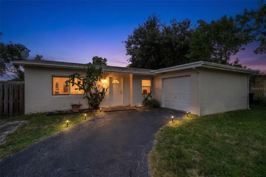 405 SW 77th Avenue, North Lauderdale, FL 33068 - #2