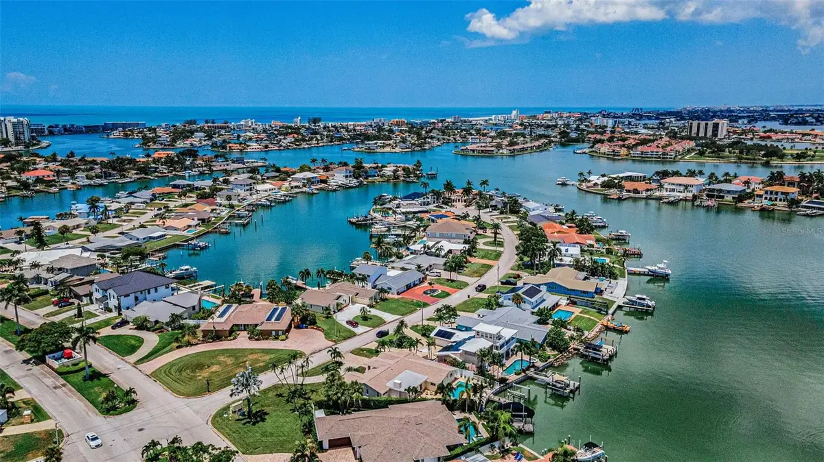 7901 10th Avenue S, Saint Petersburg, FL 33707 - #1