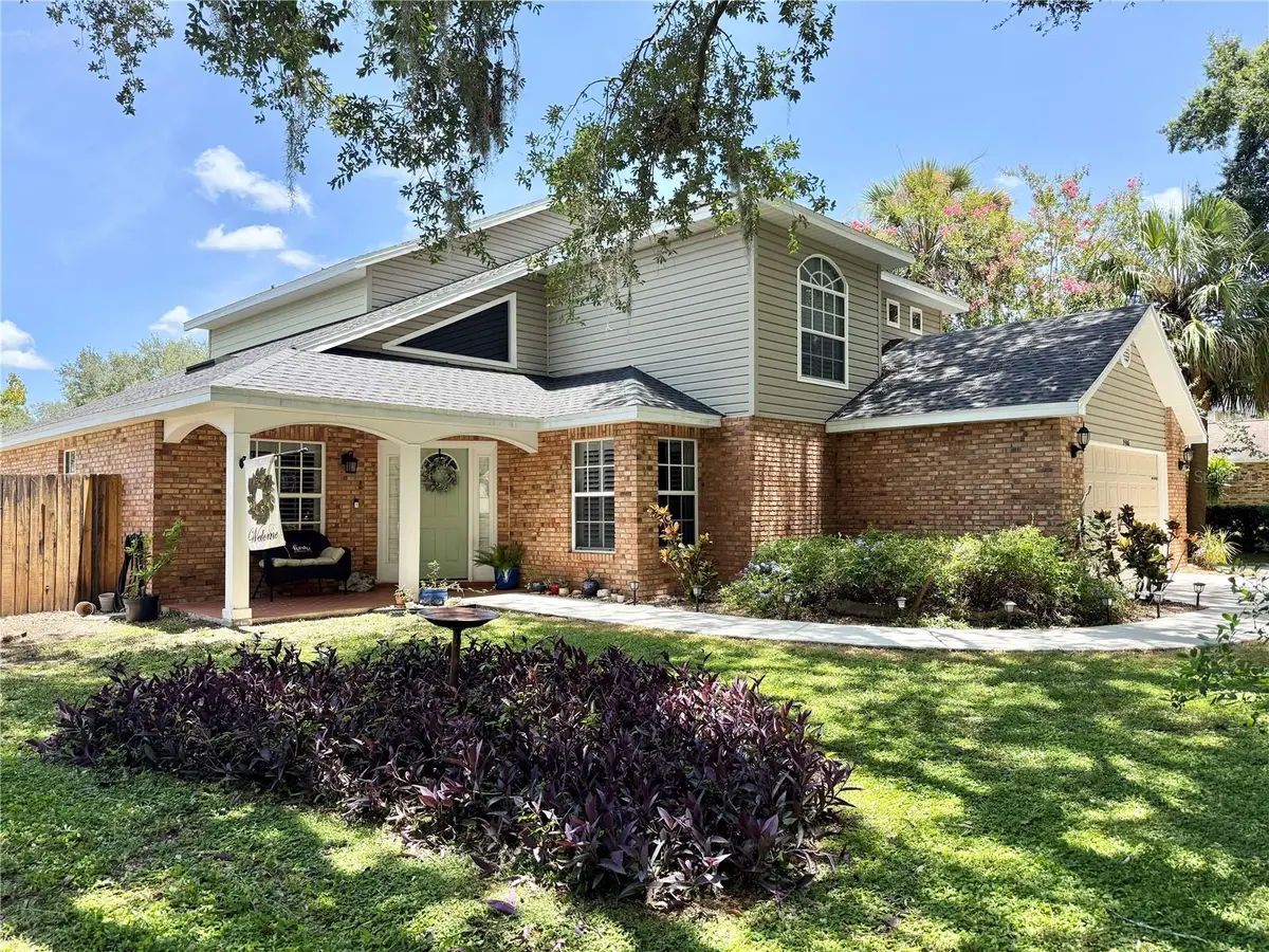9306 Alanbrooke St, Temple Terrace, FL 33637 - #1