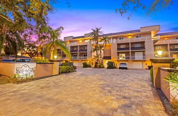 936 Pinellas Bayway S #T10, ST PETERSBURG, FL 33715