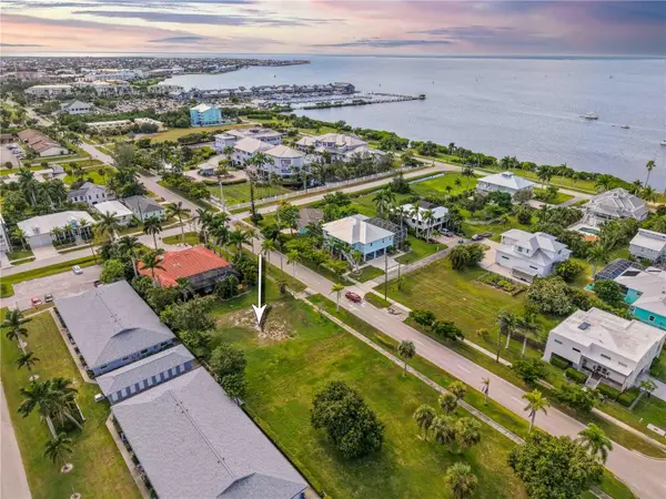 817 W Marion Avenue, PUNTA GORDA, FL 33950