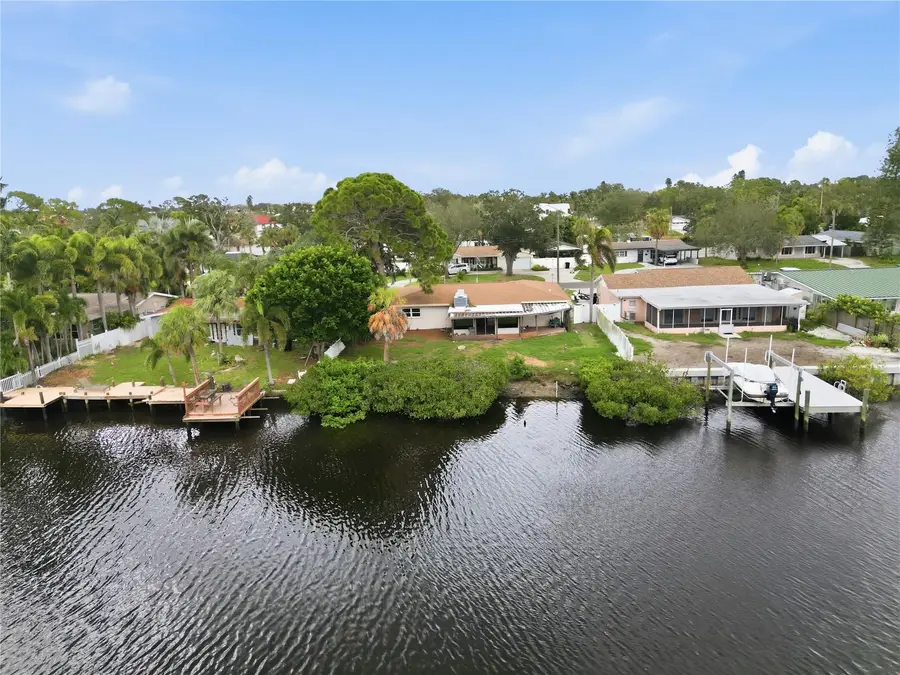 4400 Huntington Street Ne, Saint Petersburg, FL 33703 - #2