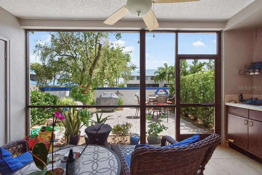 1672 Watermark Circle Ne, Saint Petersburg, FL 33702 - #2