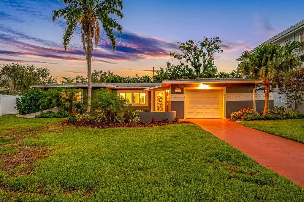328 Bayview Drive Ne, Saint Petersburg, FL 33704 - #1