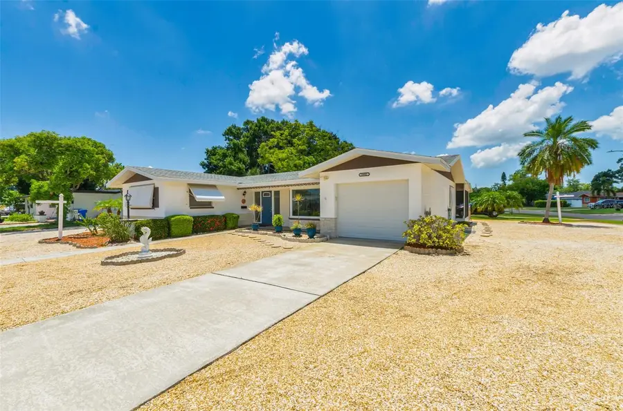 5992 32nd Avenue N, Saint Petersburg, FL 33710 - #3