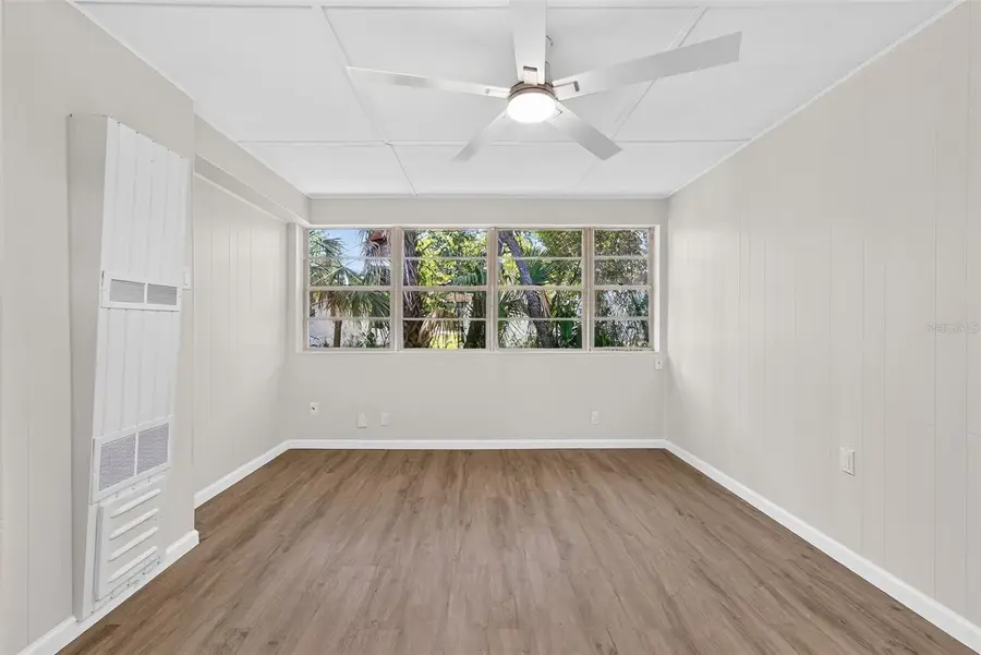 1202 E Caroline Street, Tavares, FL 32778 - #2