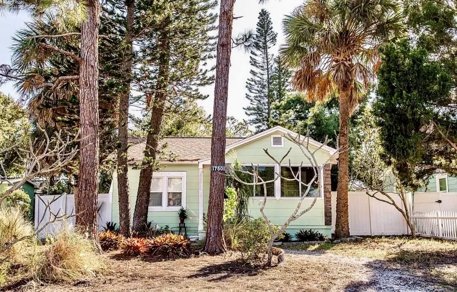 1750 34th Avenue N, Saint Petersburg, FL 33713 - #2