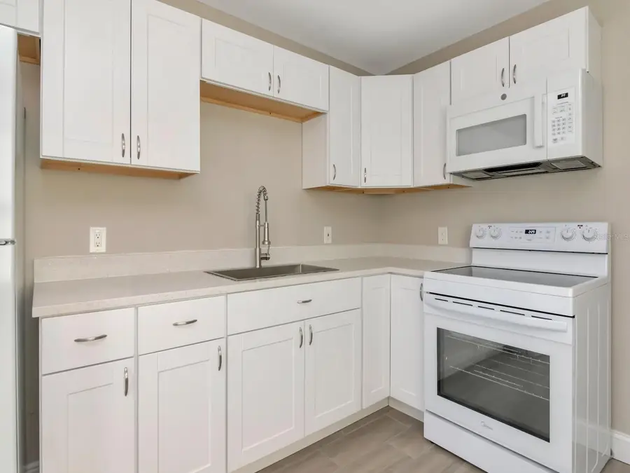 1207 62nd Avenue E, Bradenton, FL 34203 - #2