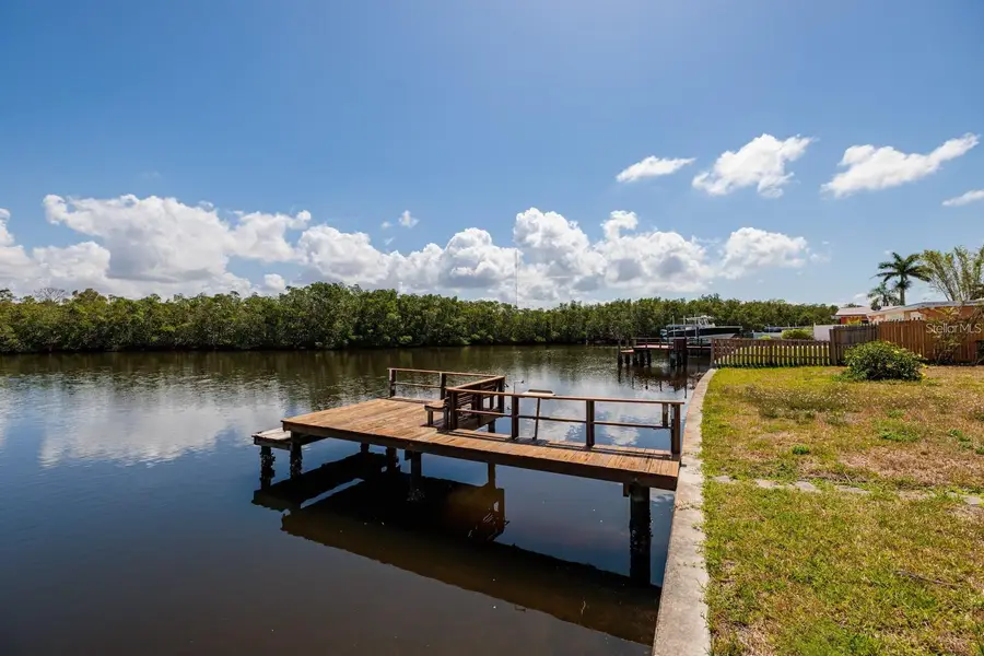 9439 Sun Isle Drive Ne, Saint Petersburg, FL 33702 - #2