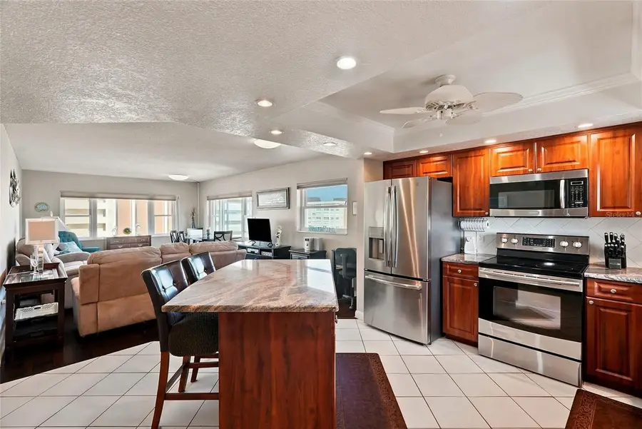 4550 Cove Circle #1009, Saint Petersburg, FL 33708 - #3
