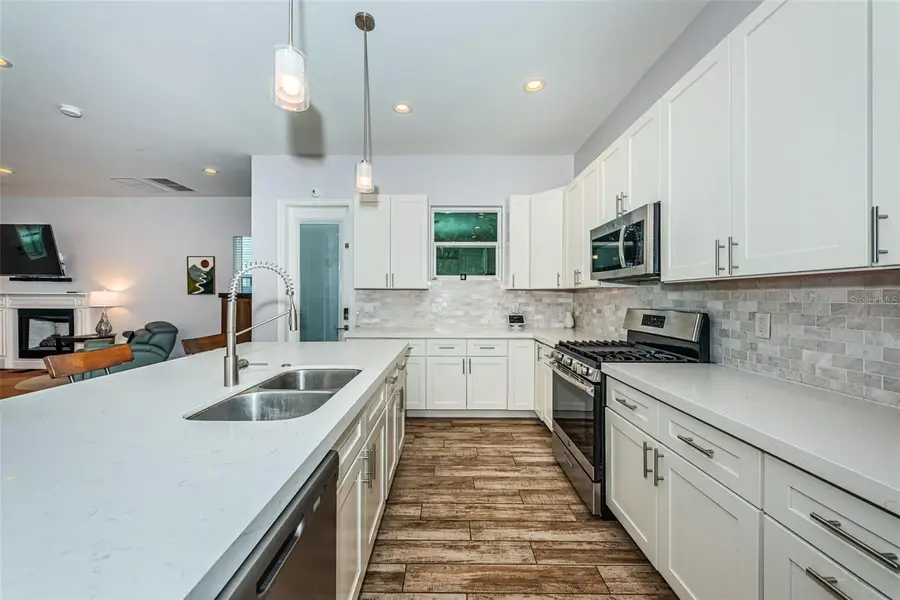 2430 6th Avenue N, Saint Petersburg, FL 33713 - #3