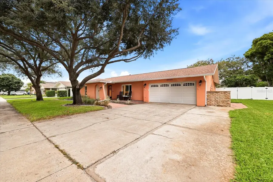 8805 Kenwood Road, Seminole, FL 33777 - #2