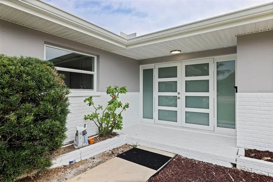 7073 S Shore Drive S, Saint Petersburg, FL 33707 - #3