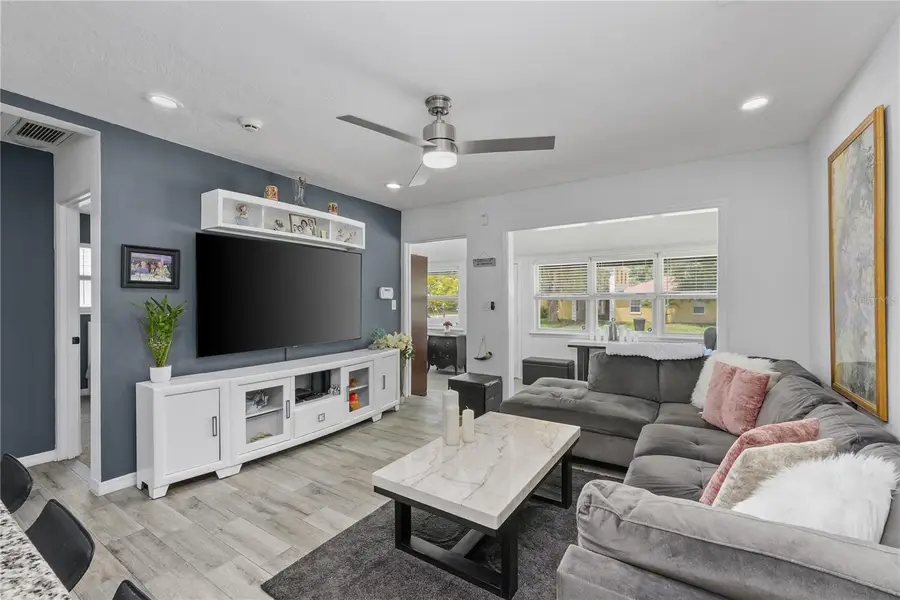3260 36th Avenue N, Saint Petersburg, FL 33713 - #2