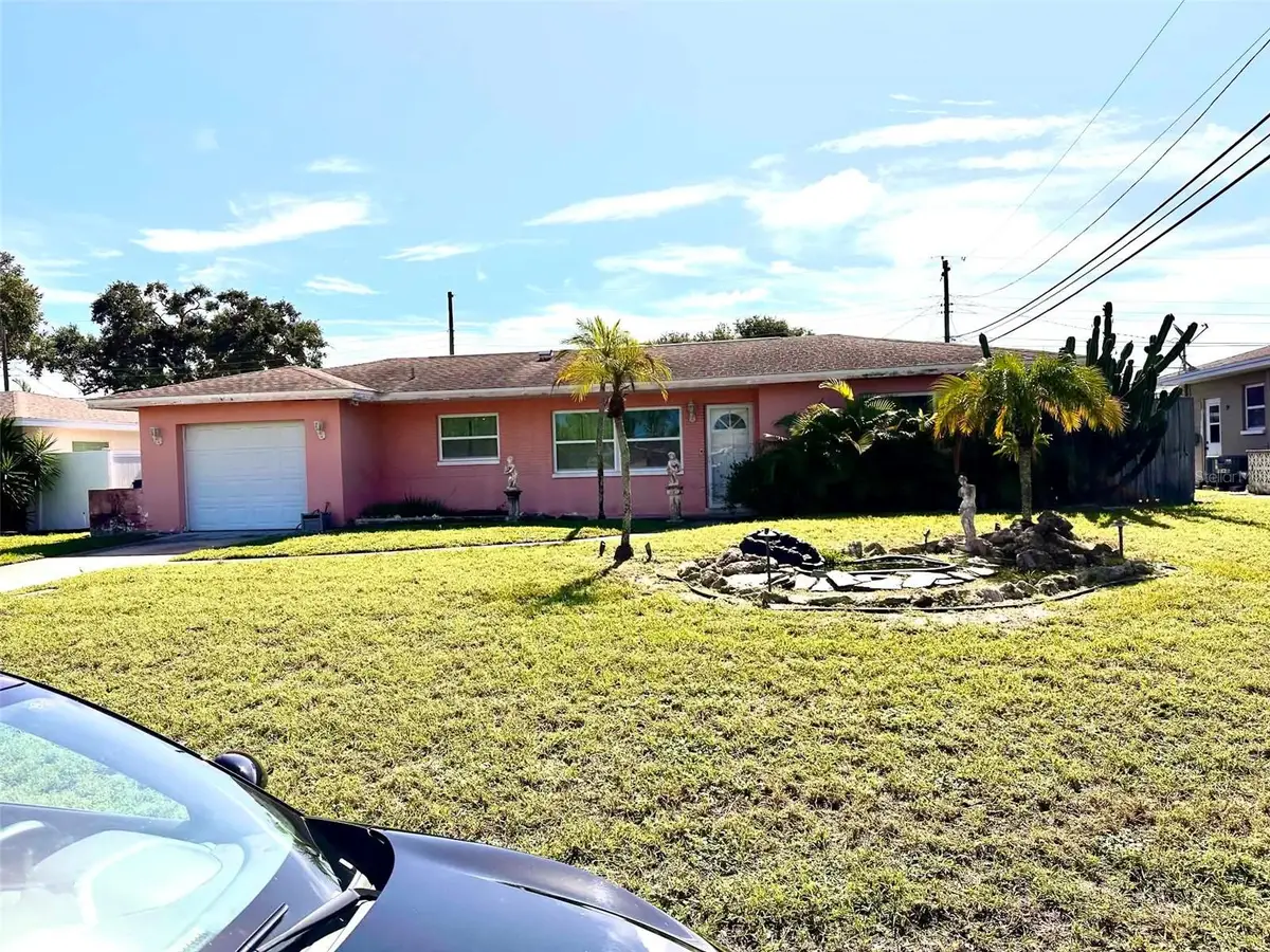 8923 110th Lane, Seminole, FL 33772 - #1