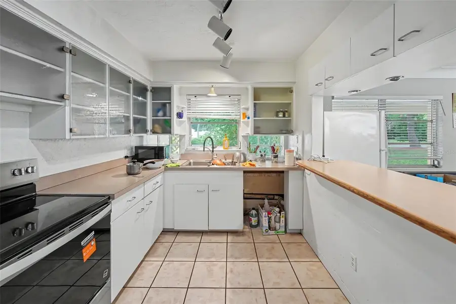 6415 2nd Avenue N, Saint Petersburg, FL 33710 - #2
